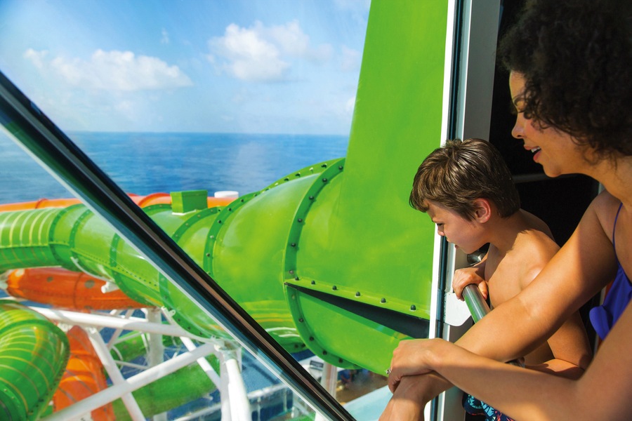 Royal Caribbean International, Liberty of the Seas, Perfect Storm 3.jpg